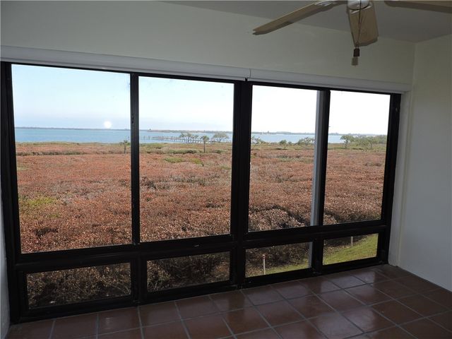 6240 E Mirror Lake Drive 201, Sebastian, FL 32958