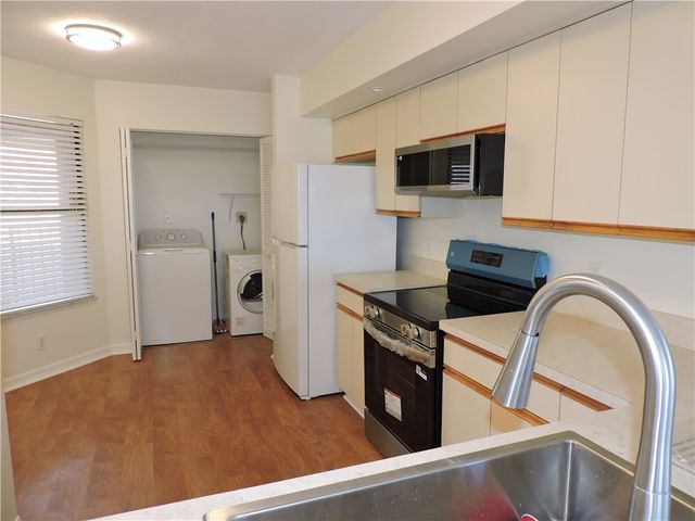 6240 E Mirror Lake Drive 201, Sebastian, FL 32958