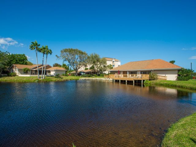 6240 E Mirror Lake Drive 201, Sebastian, FL 32958