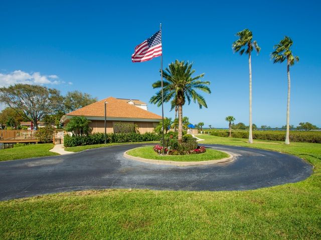 6240 E Mirror Lake Drive 201, Sebastian, FL 32958