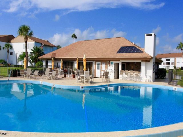 6240 E Mirror Lake Drive 201, Sebastian, FL 32958