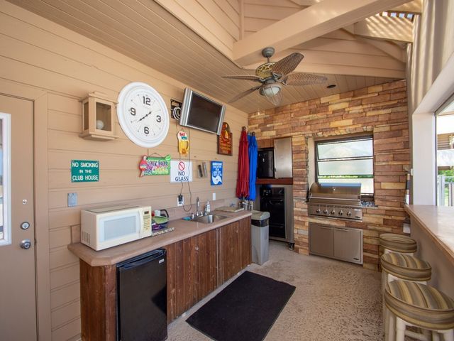 6240 E Mirror Lake Drive 201, Sebastian, FL 32958