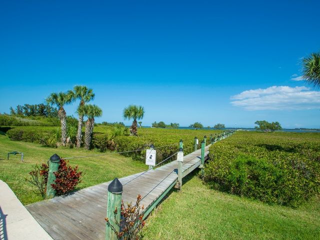 6240 E Mirror Lake Drive 201, Sebastian, FL 32958