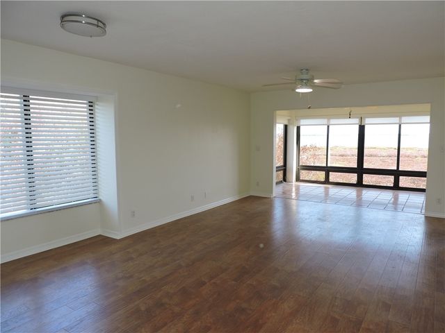 6240 E Mirror Lake Drive 201, Sebastian, FL 32958