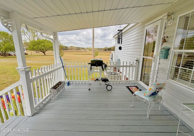 1961 Becton Farm Road, Kinston, NC 28501