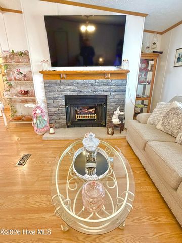 1961 Becton Farm Road, Kinston, NC 28501