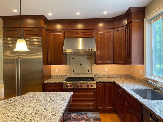 10 Blodgett Rd, Lexington, MA 02420