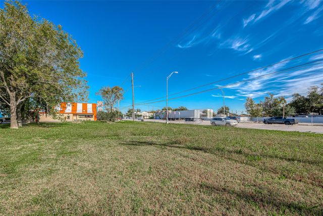 2422-2436 S Main Street, Pearland, TX 77581