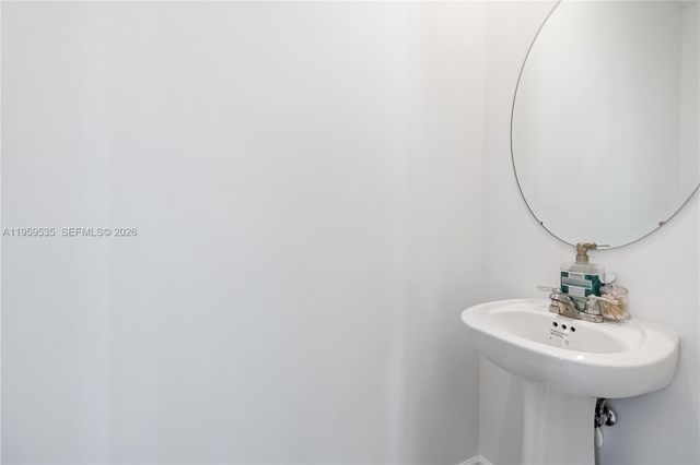 760 SE 13th Ct, Homestead, FL 33034