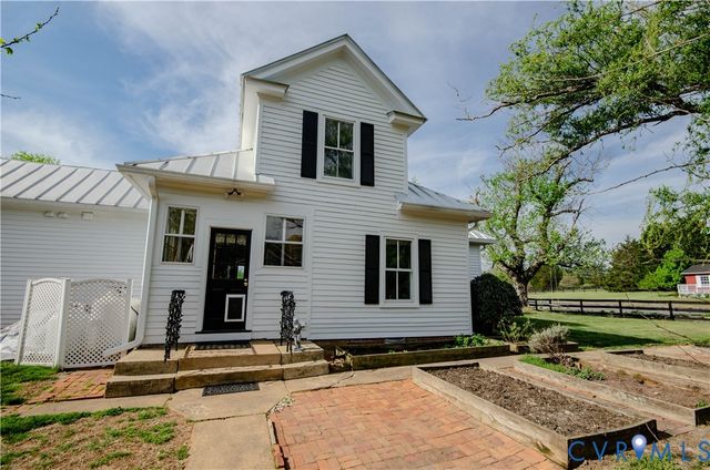 575 Perkins Rd, Kents Store, VA 23084