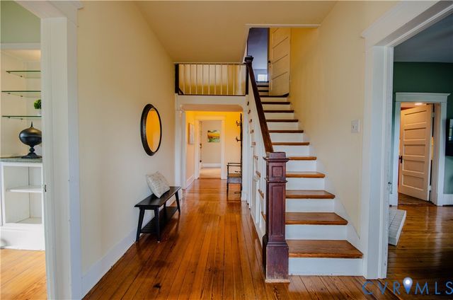 575 Perkins Rd, Kents Store, VA 23084