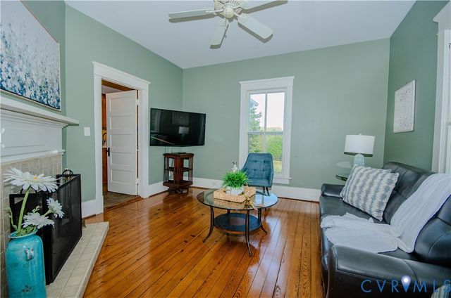 575 Perkins Rd, Kents Store, VA 23084