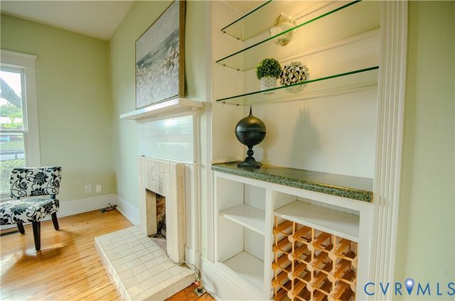 575 Perkins Rd, Kents Store, VA 23084