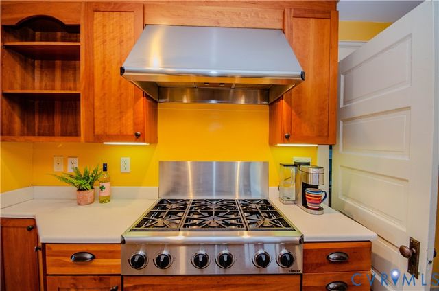 575 Perkins Rd, Kents Store, VA 23084