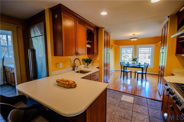575 Perkins Rd, Kents Store, VA 23084