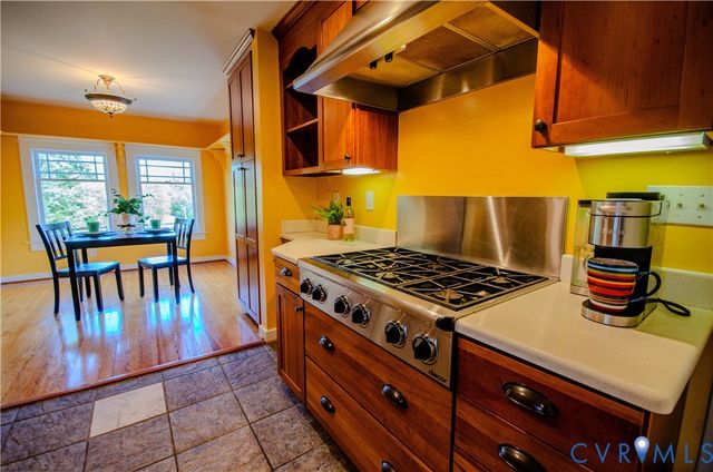 575 Perkins Rd, Kents Store, VA 23084