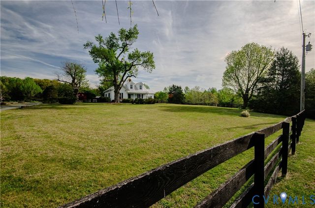 575 Perkins Rd, Kents Store, VA 23084