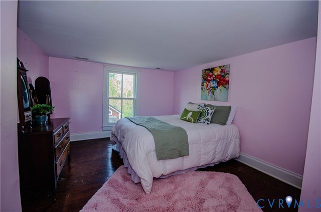 575 Perkins Rd, Kents Store, VA 23084