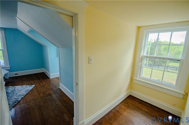 575 Perkins Rd, Kents Store, VA 23084