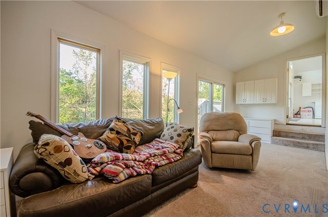 575 Perkins Rd, Kents Store, VA 23084