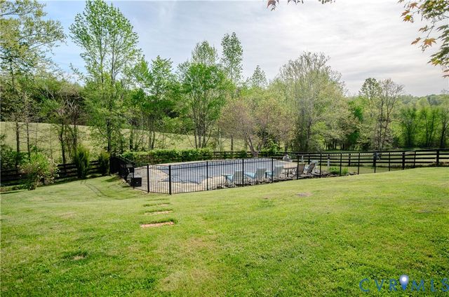 575 Perkins Rd, Kents Store, VA 23084