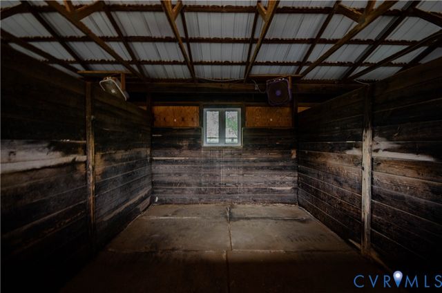 575 Perkins Rd, Kents Store, VA 23084