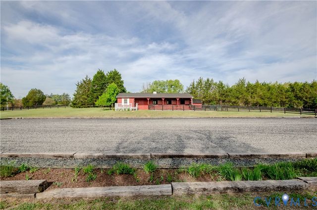 575 Perkins Rd, Kents Store, VA 23084