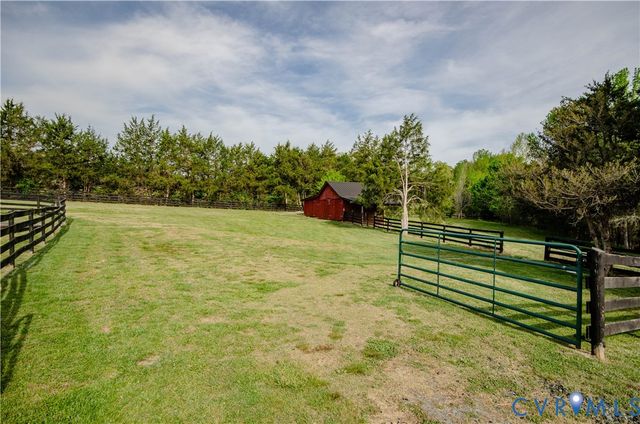 575 Perkins Rd, Kents Store, VA 23084