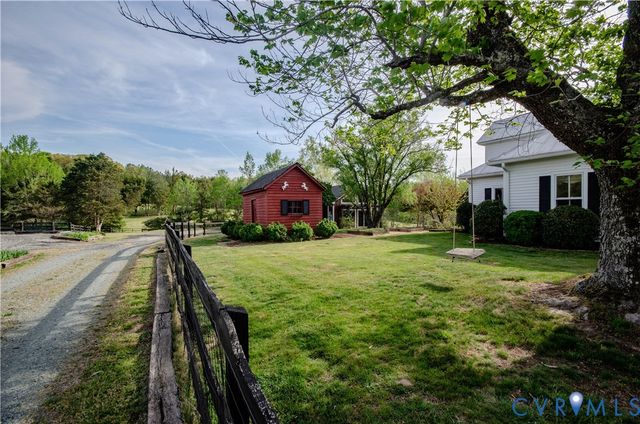 575 Perkins Rd, Kents Store, VA 23084