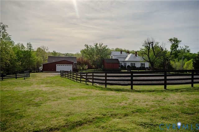 575 Perkins Rd, Kents Store, VA 23084