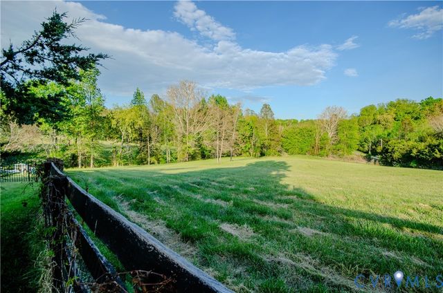 575 Perkins Rd, Kents Store, VA 23084