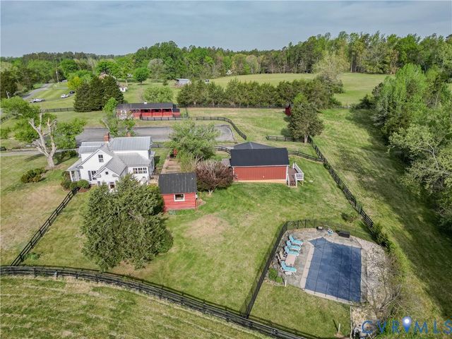 575 Perkins Rd, Kents Store, VA 23084