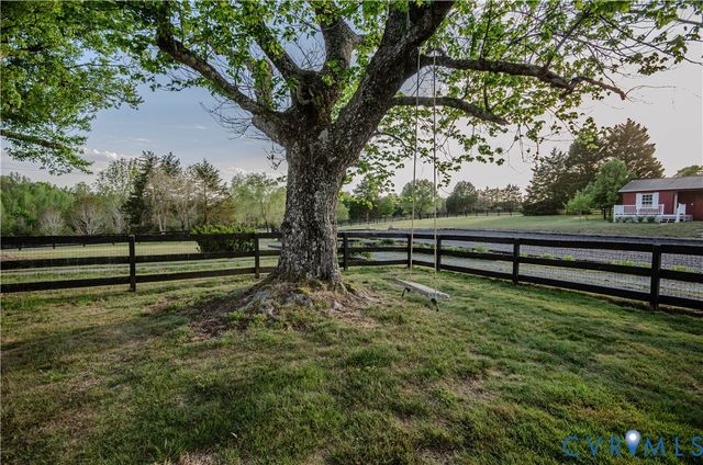 575 Perkins Rd, Kents Store, VA 23084