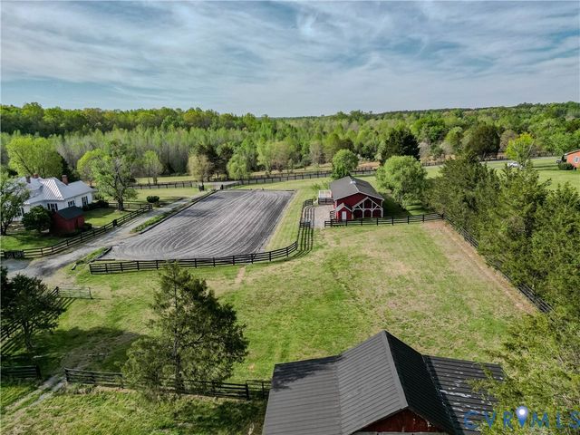 575 Perkins Rd, Kents Store, VA 23084