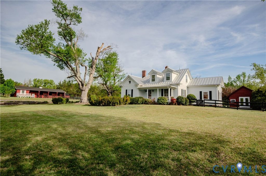 575 Perkins Rd, Kents Store, VA 23084