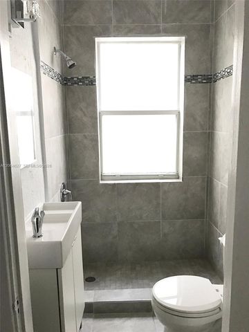 124 Mendoza Avenue 8A, Coral Gables, FL 33134