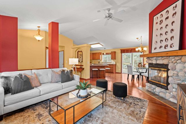 8915 E Parkside Ln, Spokane, WA 99217