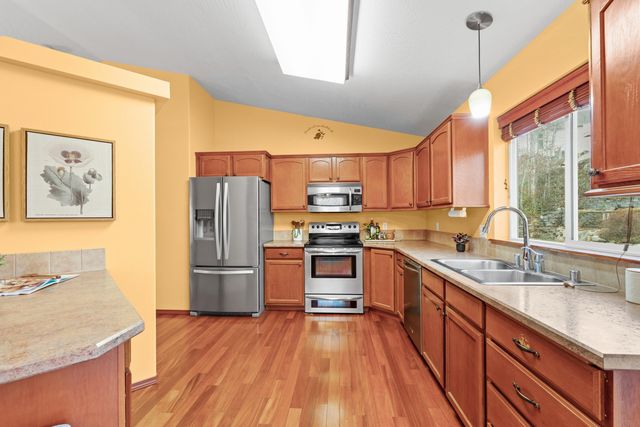 8915 E Parkside Ln, Spokane, WA 99217