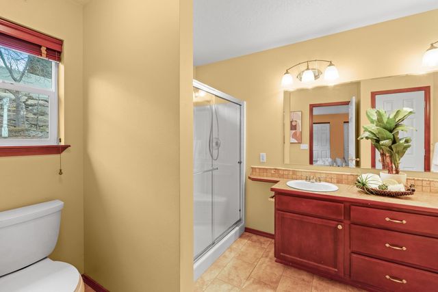 8915 E Parkside Ln, Spokane, WA 99217