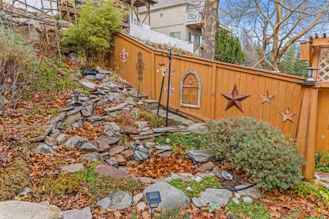 8915 E Parkside Ln, Spokane, WA 99217