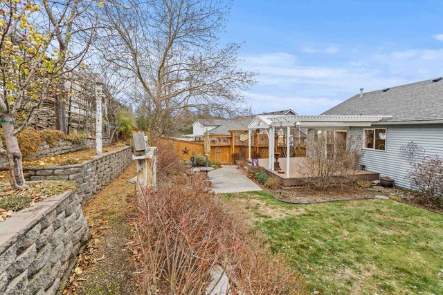 8915 E Parkside Ln, Spokane, WA 99217