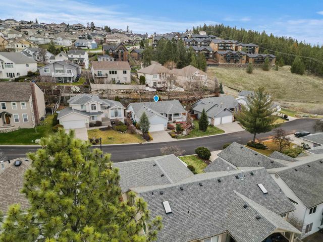 8915 E Parkside Ln, Spokane, WA 99217