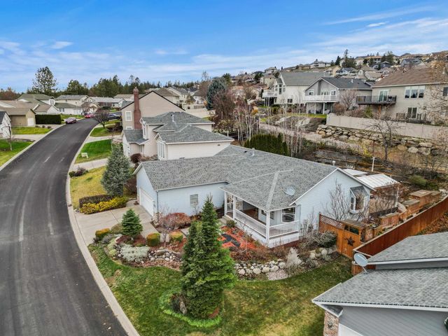 8915 E Parkside Ln, Spokane, WA 99217