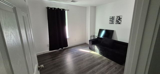 5717 Polly Street A, Houston, TX 77016
