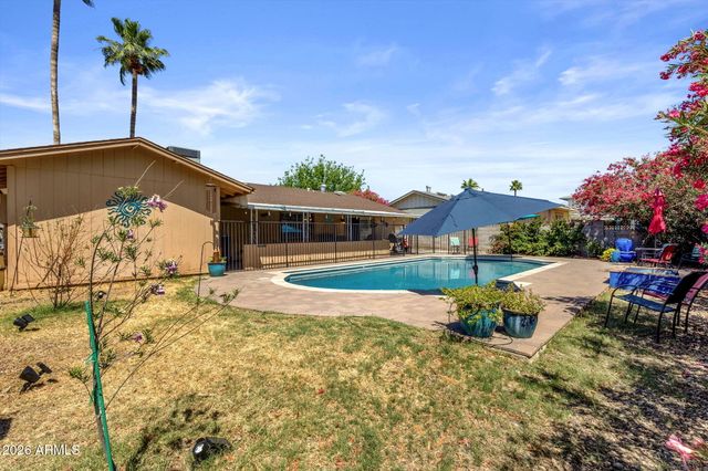 5719 W ZOE ELLA Way, Glendale, AZ 85306