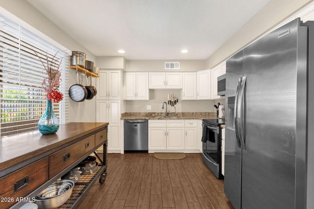 5719 W ZOE ELLA Way, Glendale, AZ 85306