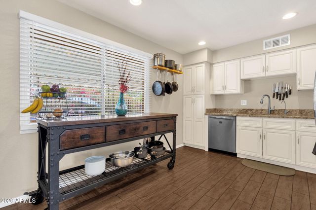 5719 W ZOE ELLA Way, Glendale, AZ 85306