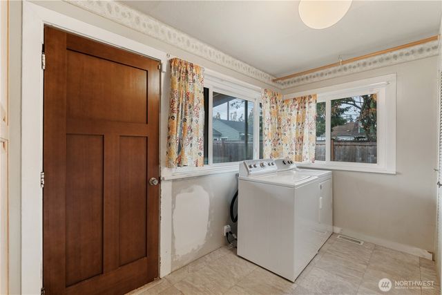 1628 McDougall Avenue, Everett, WA 98201