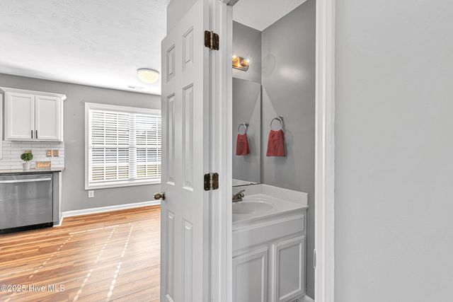 200 Honey Court E, Jacksonville, NC 28540