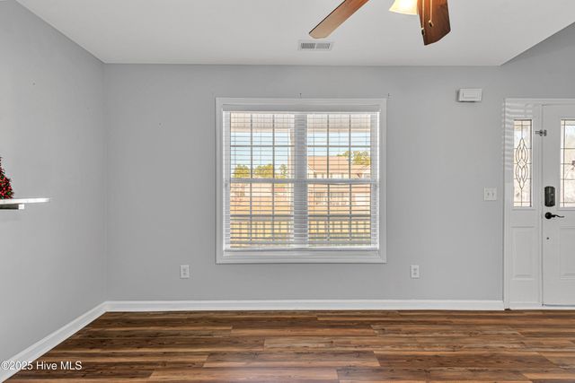 200 Honey Court E, Jacksonville, NC 28540